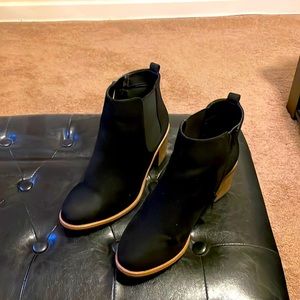 Worn once black ankle bootie